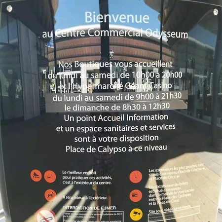 Luxury tent Amenage Sans Sanitaires A L'interieur Sur Un Stationnement Public *